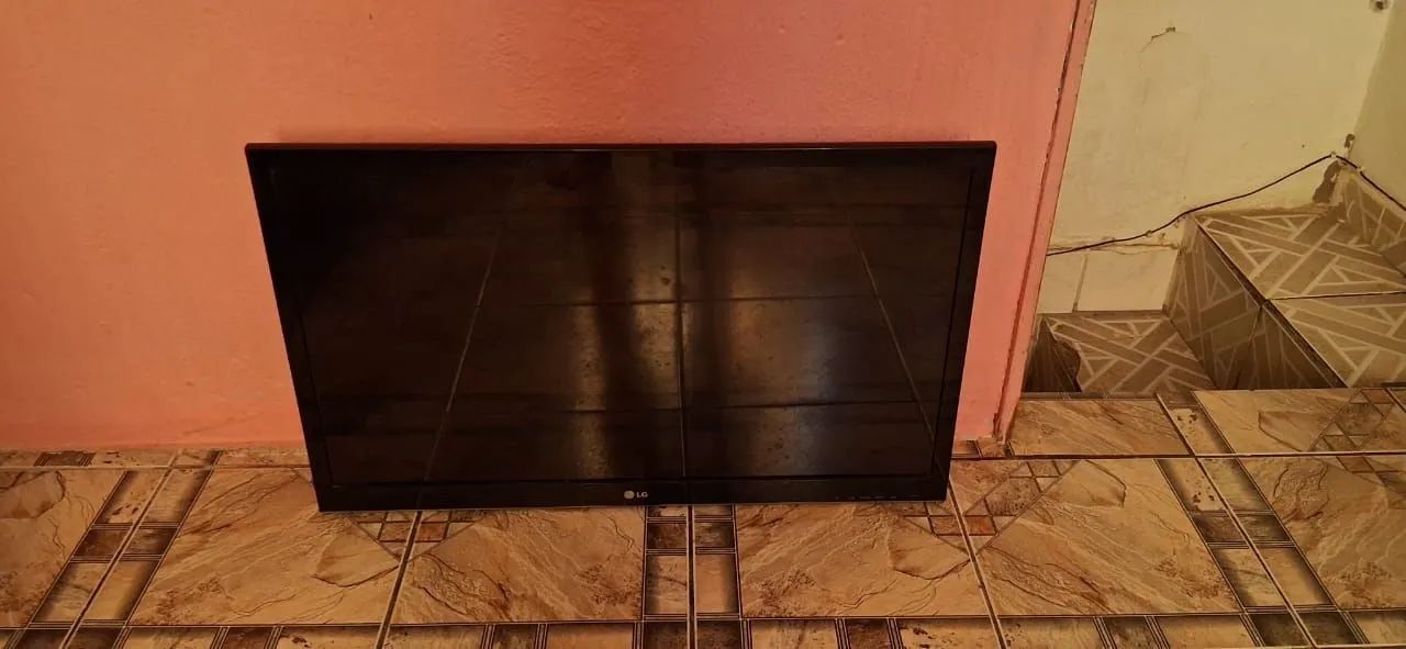 Tvs usada pra retirada de peças  - Foto 3