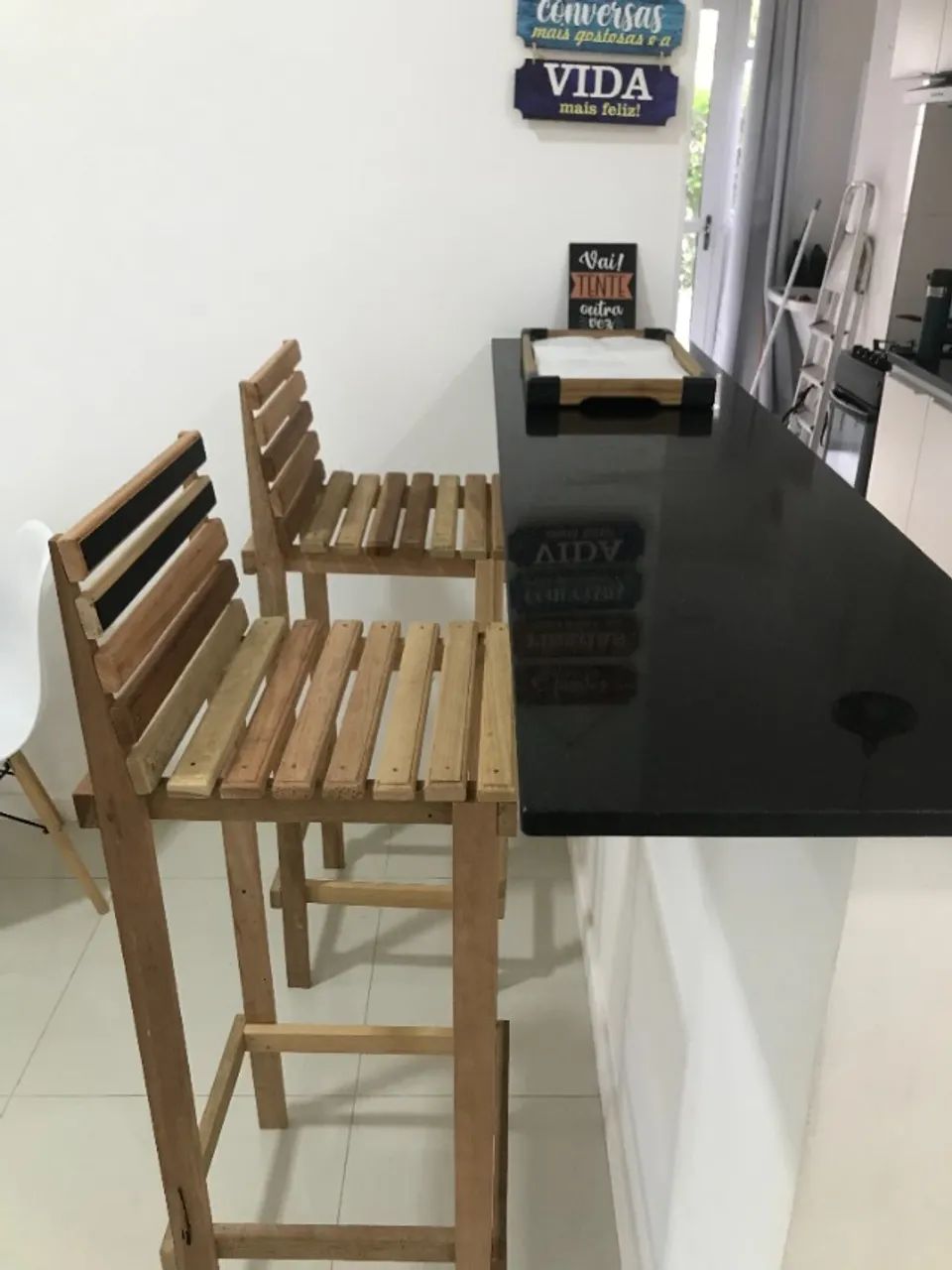 Bancos de madeira - Foto 4
