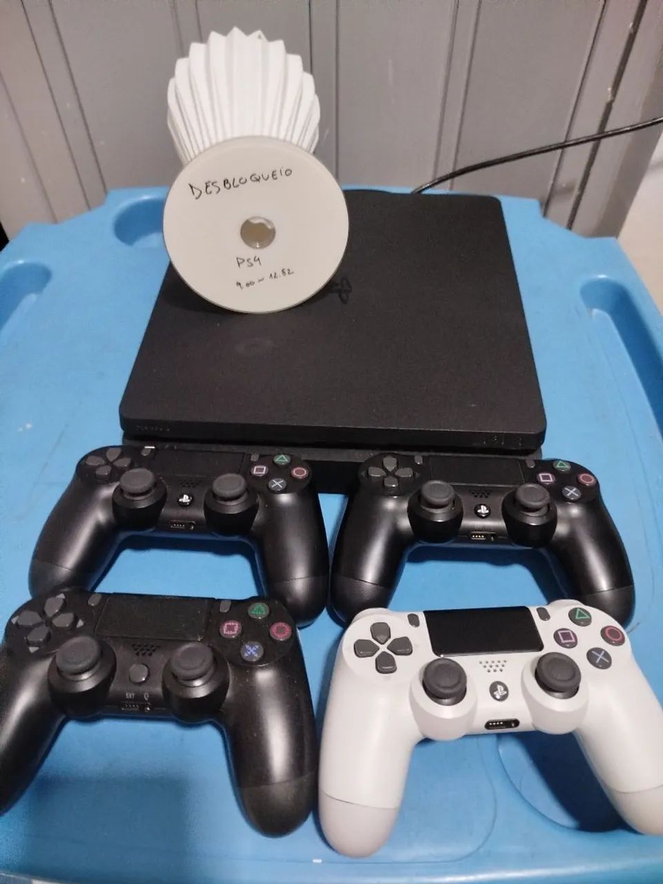PS4 Slim Desbloqueado | + 4 controles