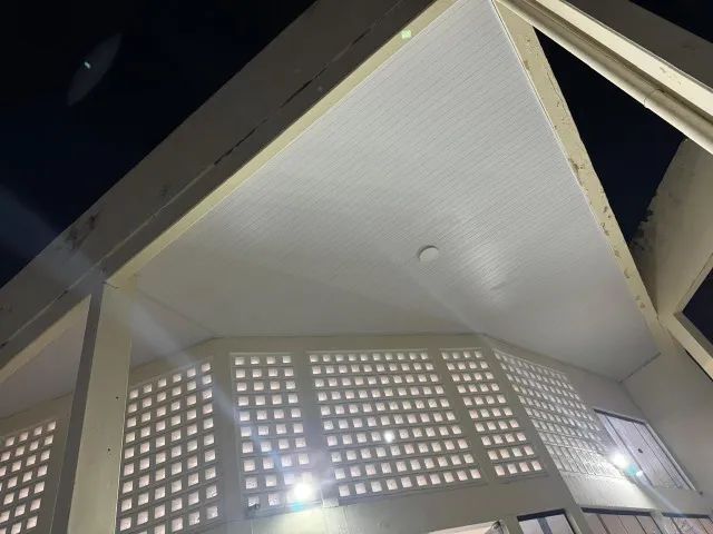FORRO PVC BRANCO E AMADEIRADO - Foto 3