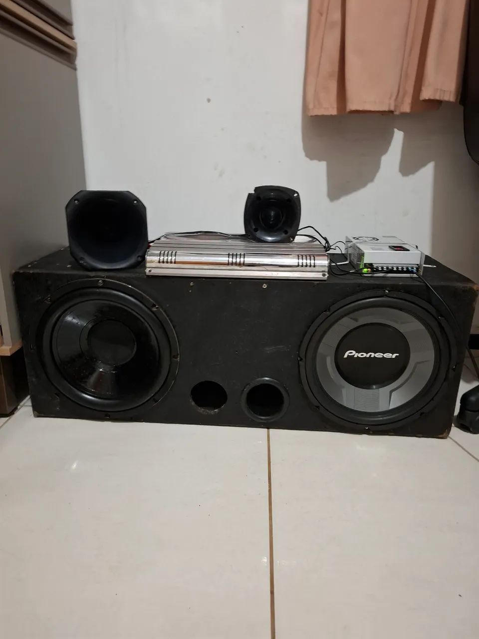 Caixa de som potente e top, com Bluetooth!!!