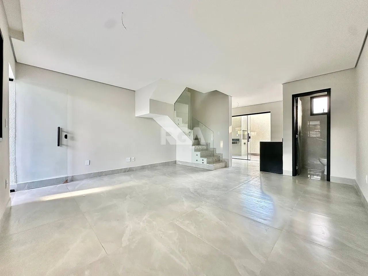 CASA GEMINADA COM 3 QUARTOS (1 SUÍTE) E 2 VAGAS  PLANALTO - Foto 3