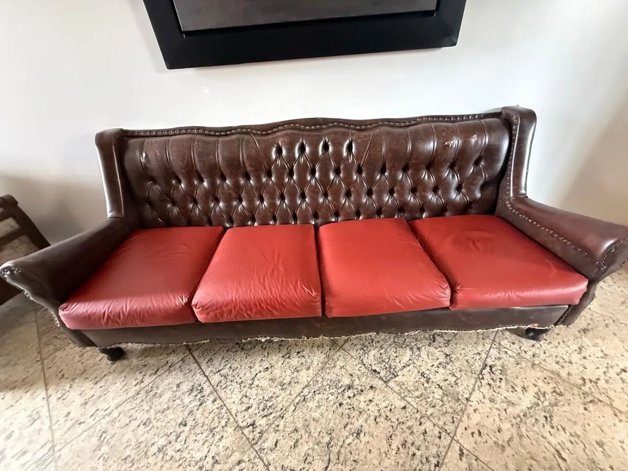 Vendo sofá de couro antigo 