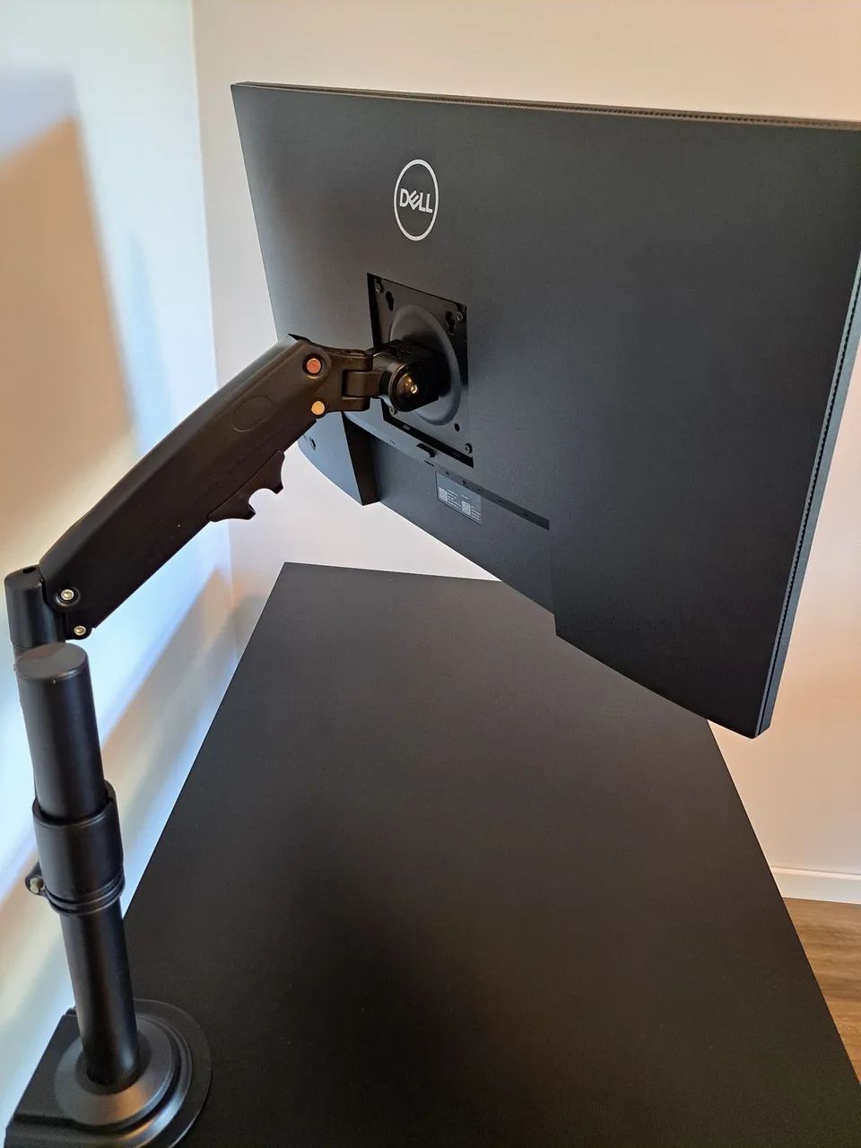 Monitor Dell 27" 4K USB-C e Mesa Elements Misch - Foto 2