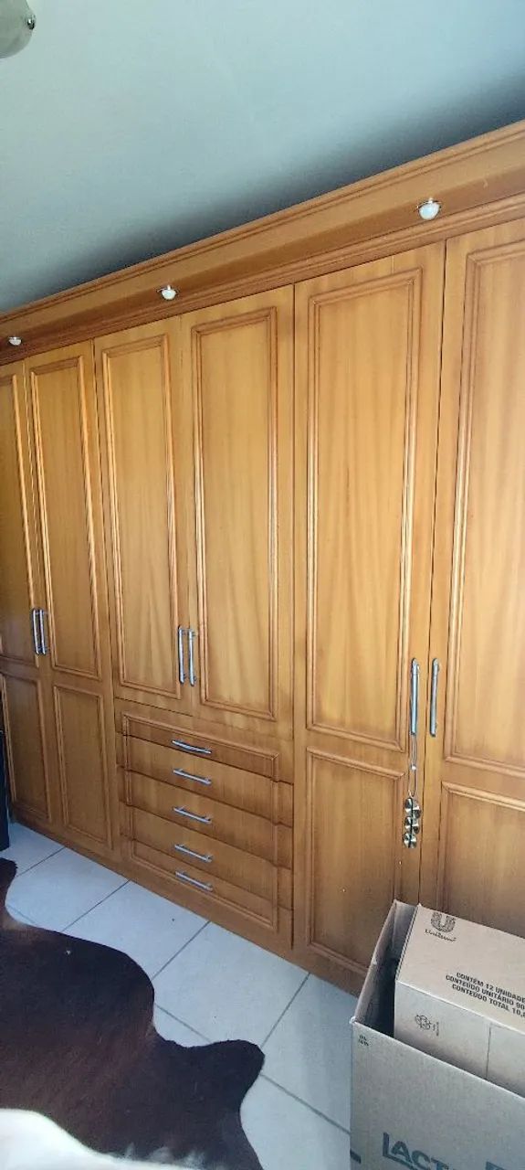 Guarda roupa, madeira maciça 2,50 - Foto 3