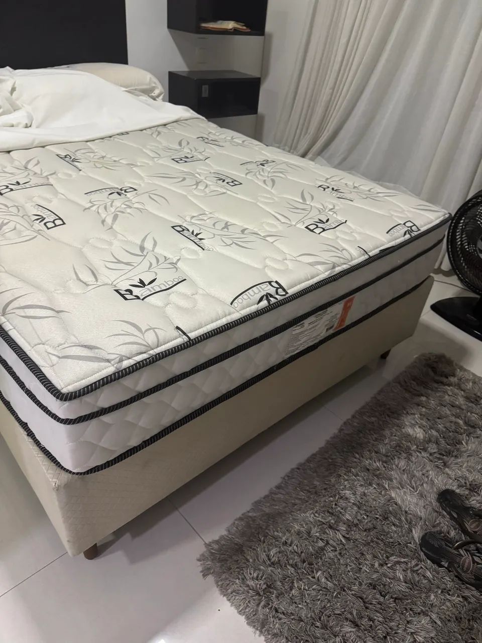 Cama box com colchão 