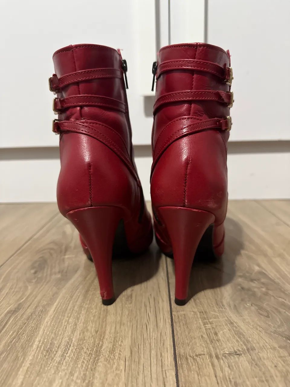 Bota cano curto vermelha - Foto 3