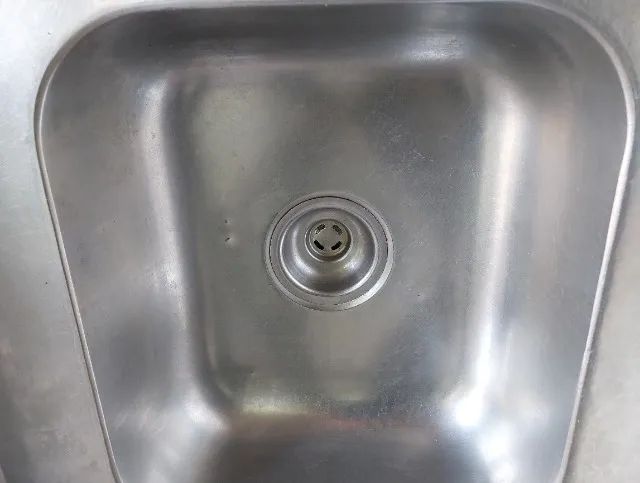 PIA de cozinha em aço inox +ralo e mangote, modelo Fischer. Tamanho 9x59X132,5. À retirar - Foto 3