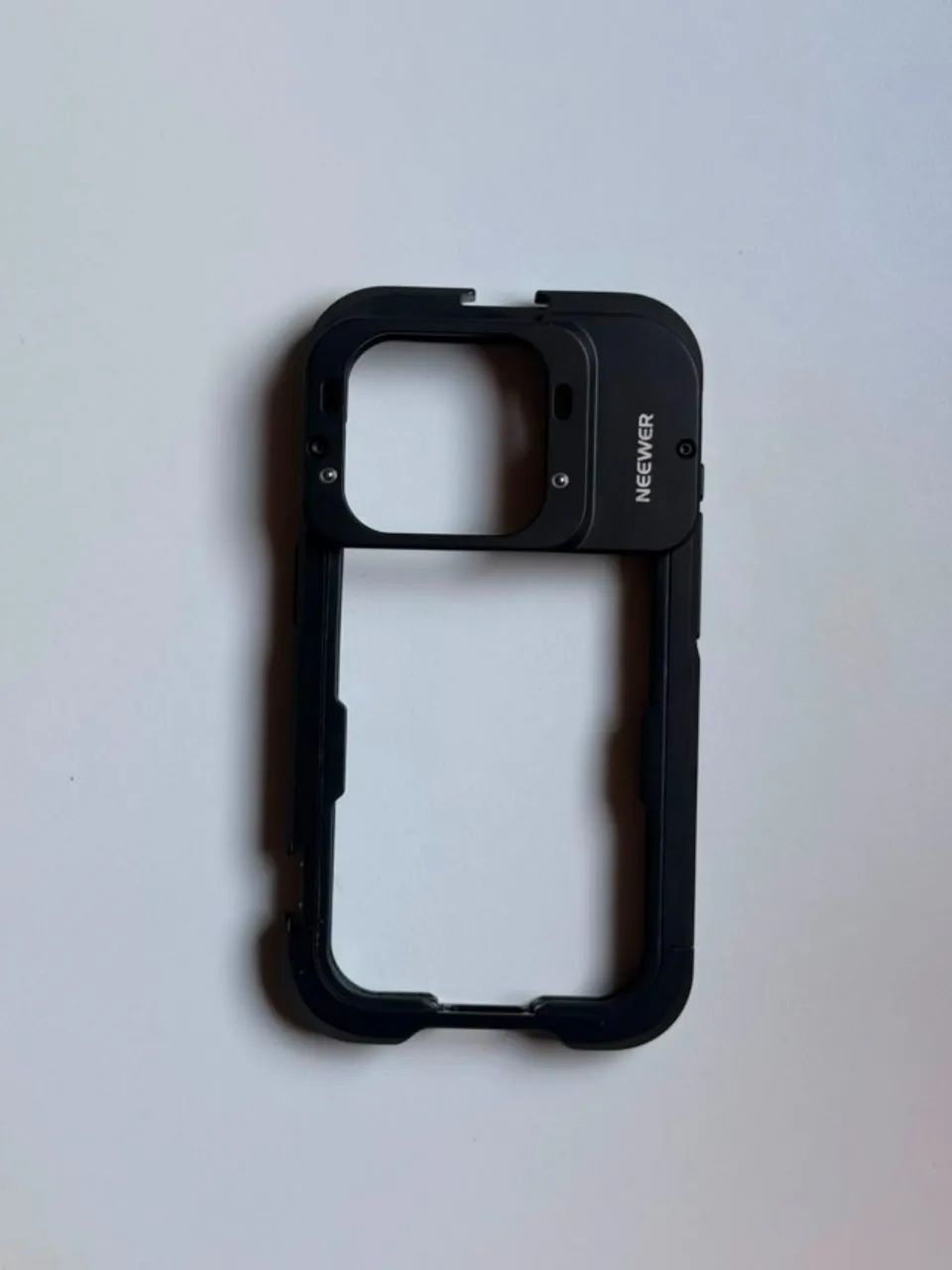 Case/Rig Gaiola Neewer para iPhone 15 Pro