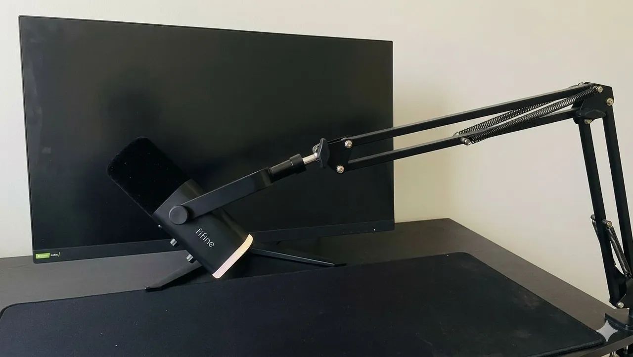 Microfone fifini + braço articulado 