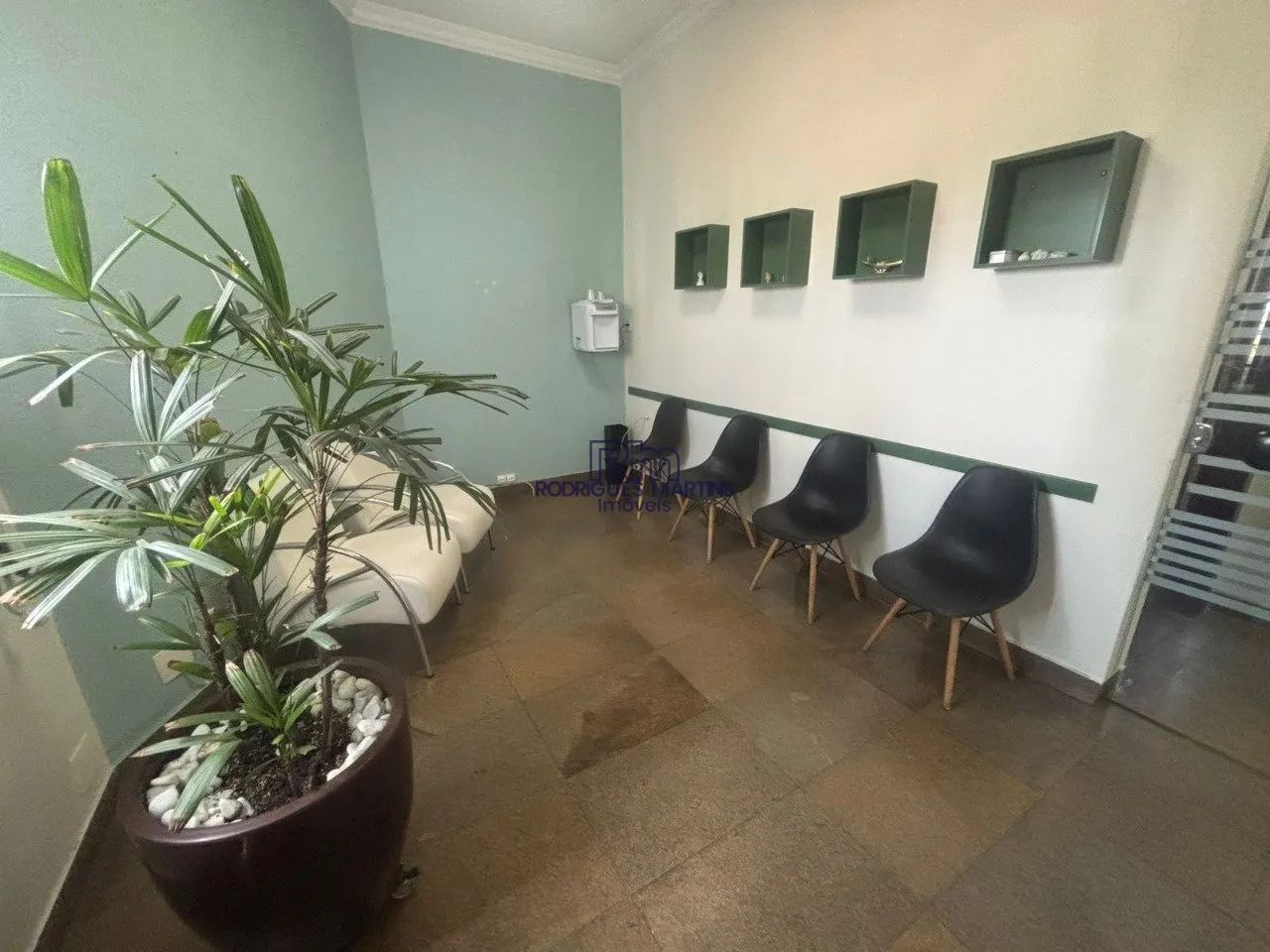 ALUGA-SE SALA COMERCIAL NO SANTO AGOSTINHO. - Foto 2