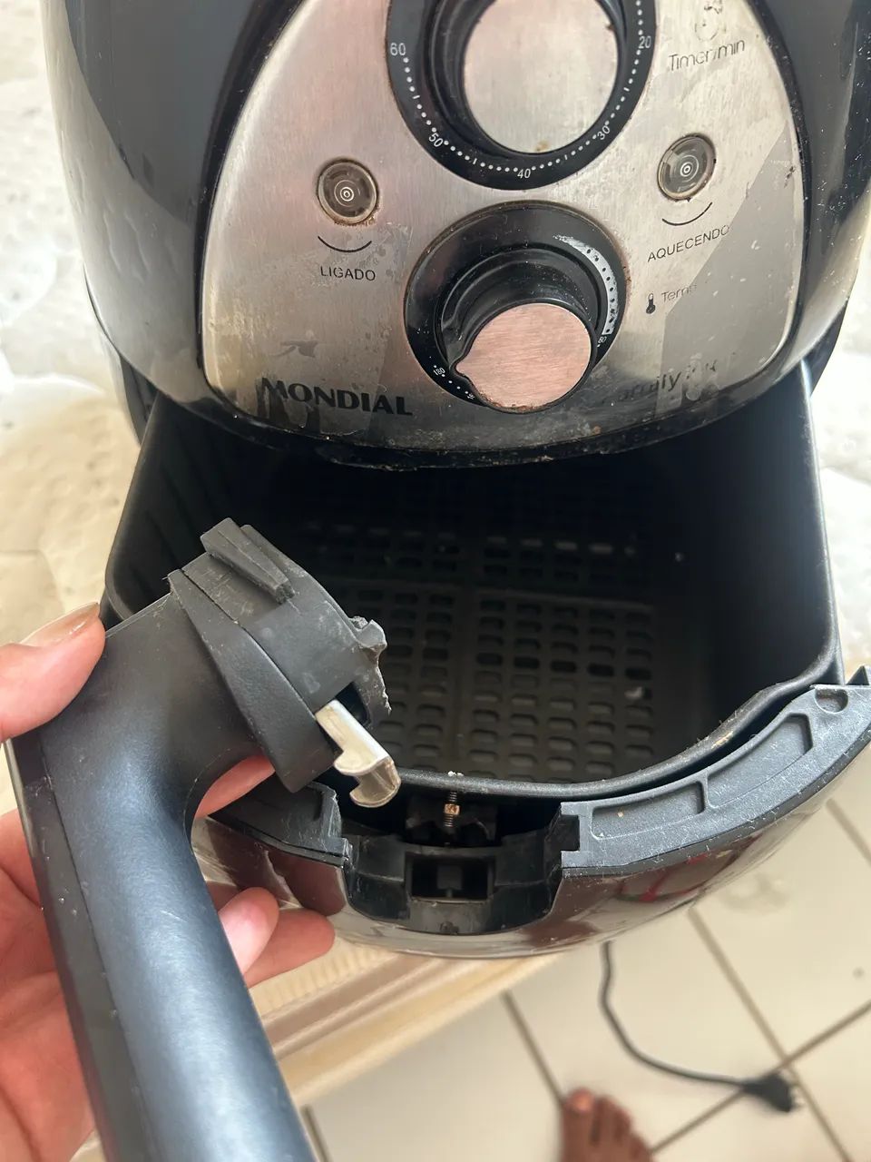 Airfryer (funciona, mas está quebrada) - Foto 2