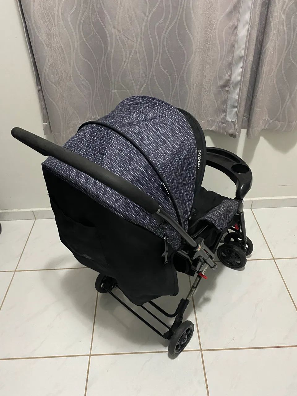 Carrinho de bebê Cosco 