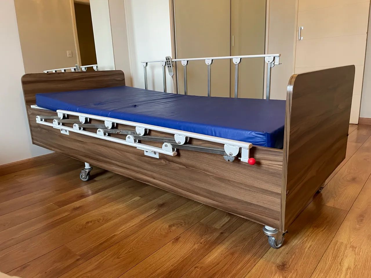 Cama Hospitalar Elétrica Articulada com Controle + Colchão - Foto 4