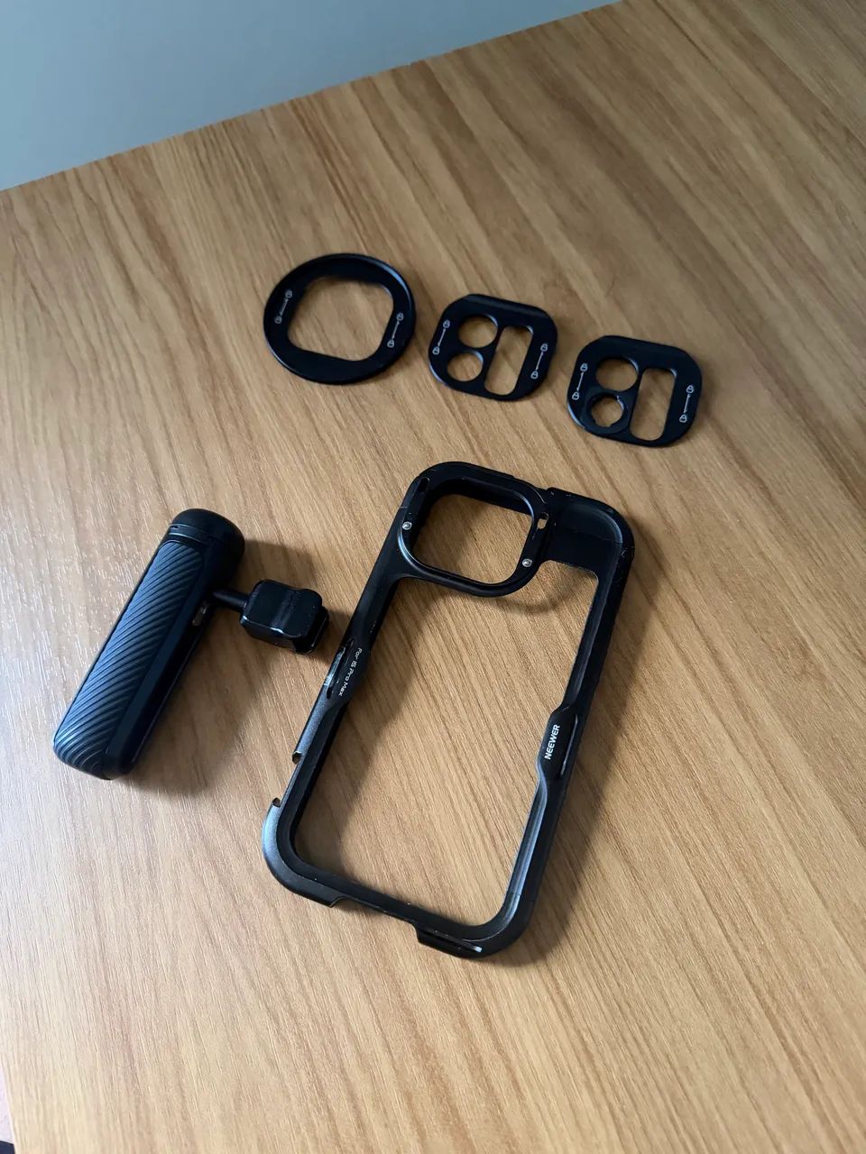 Cage Neewer para IPhone 15 Pro Max - estabilizador celular - Foto 2