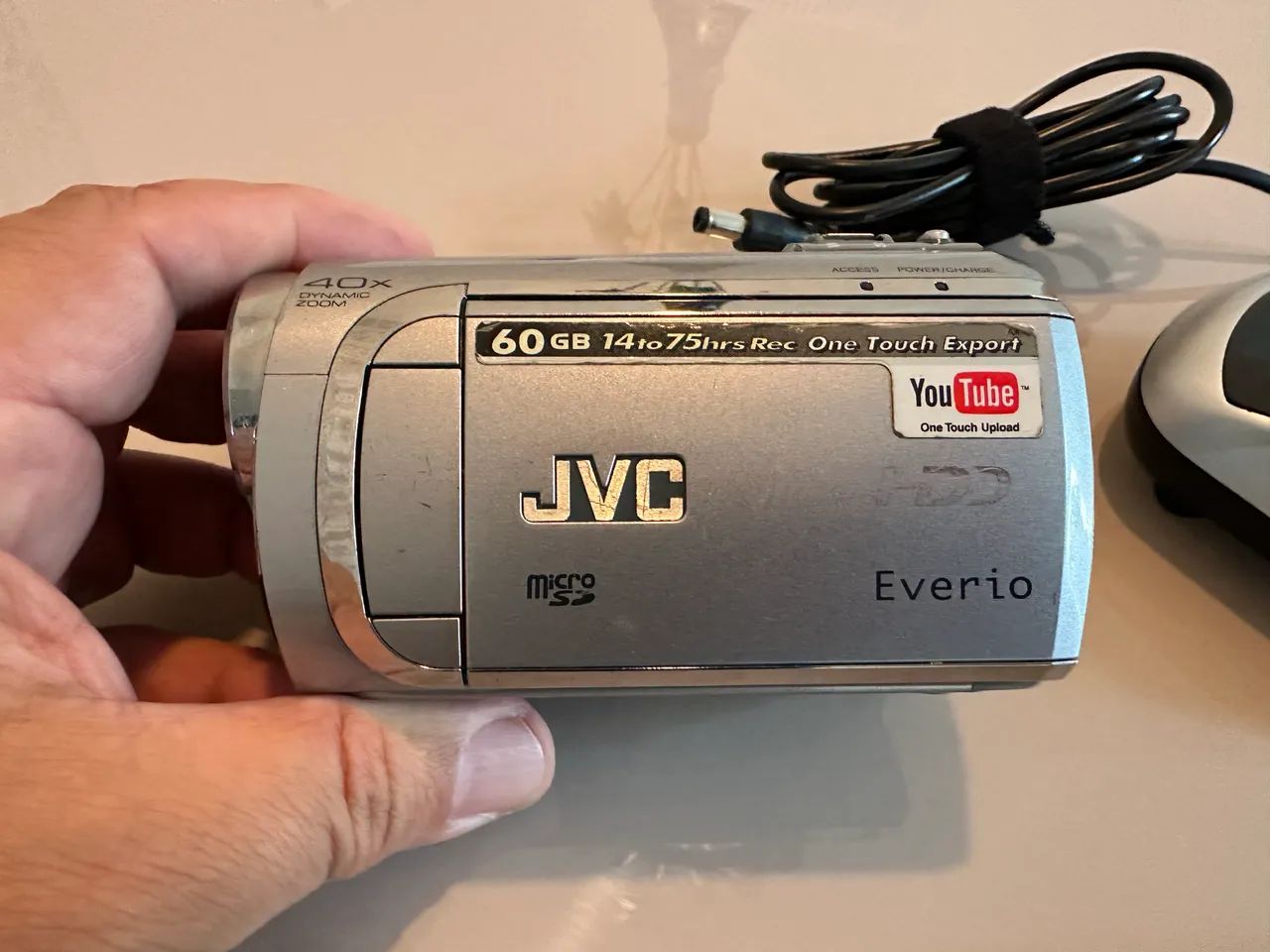 Filmadora JVC Everio GZ-MG630 60GB HDD - Zoom 40x Estilo Vintage