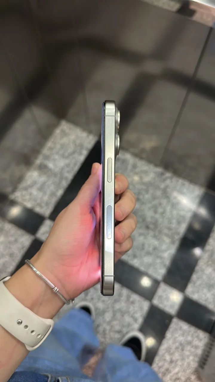 iPhone 15 pro 512 gb (seminovo) - Foto 3