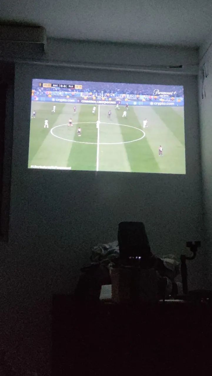 Projetor + Fire Stick TV = SmarTV Portátil  - Foto 4