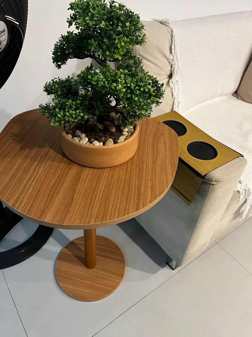 Mesa lateral com Bonzai - Foto 2