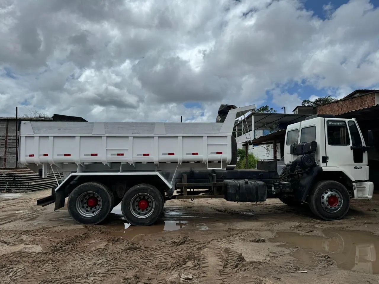 Caminhão Caçamba focargo 2422 - Foto 5