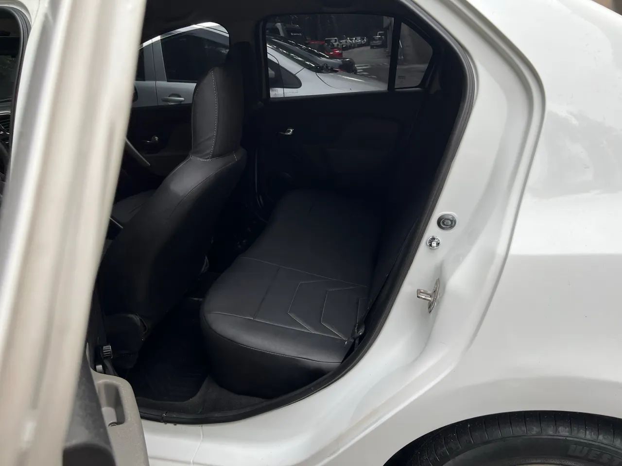 Renault Logan Expression Flex 1.0 12V 4P 2017 - Foto 4