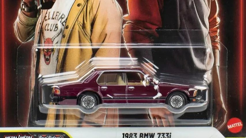 Hot Wheels Premium Stranger Things 1983 Bmw 733i - Hobbies e