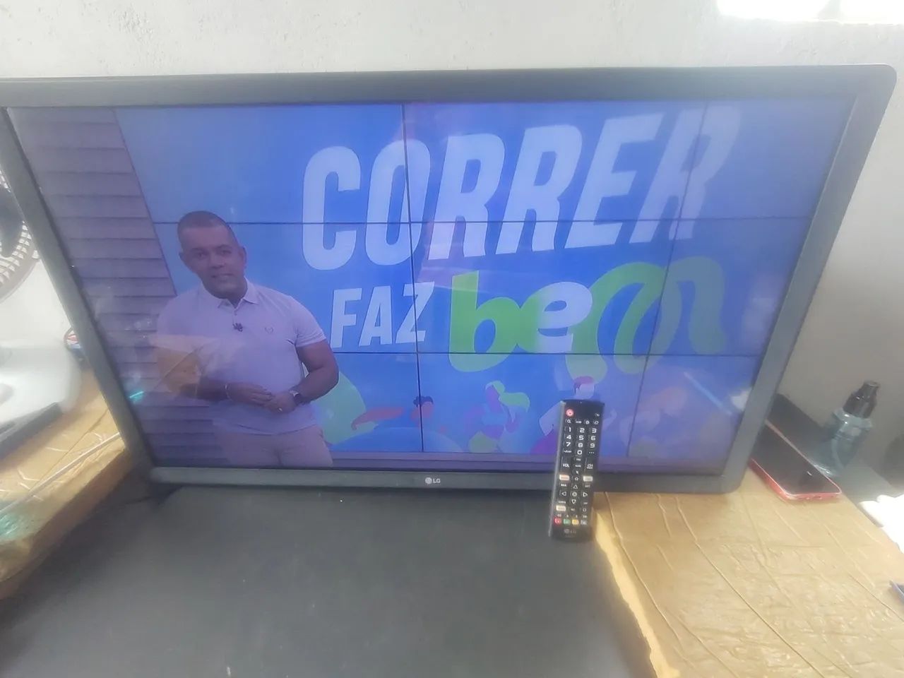 Vende-se uma smartv da LG 32 polegadas com controle original  - Foto 3