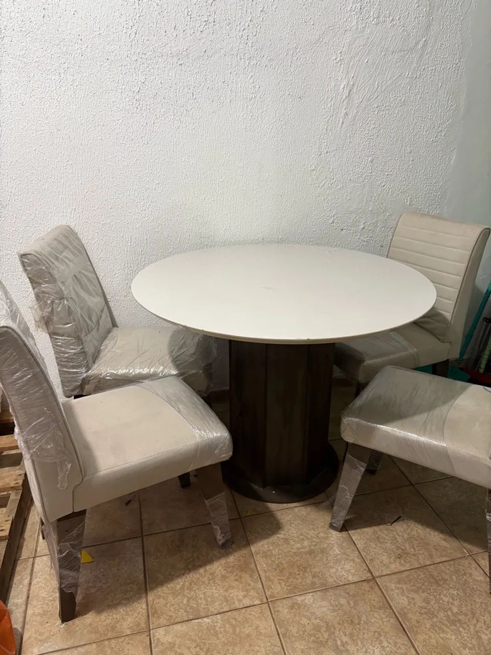 Mesa com 4 cadeiras - Foto 3
