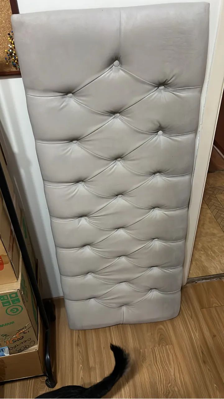 Cabeceira de cama de casal cinza 