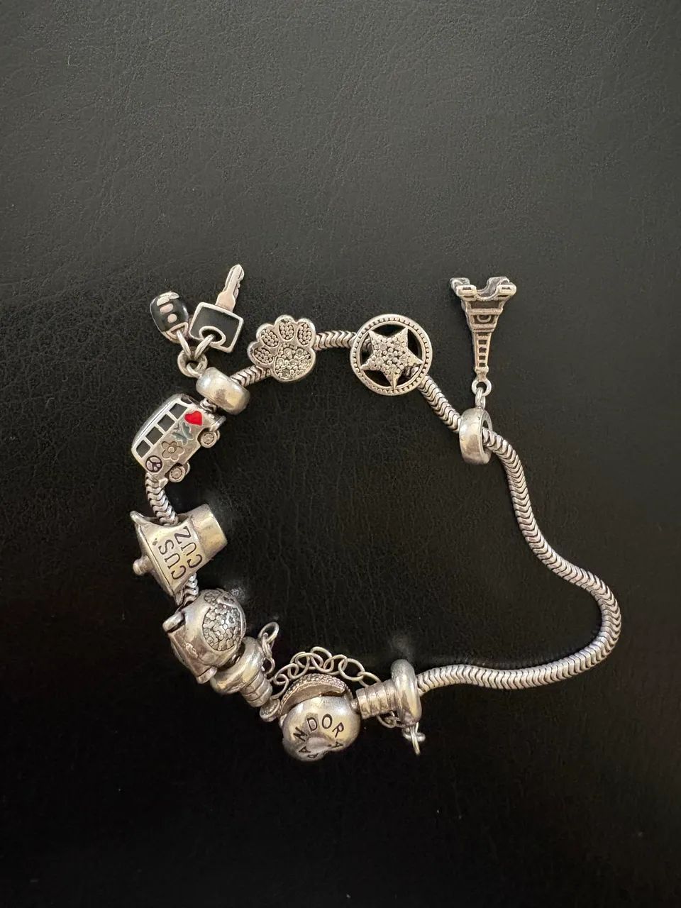Pulseira de prata estilo Pandora com berloques - Foto 2