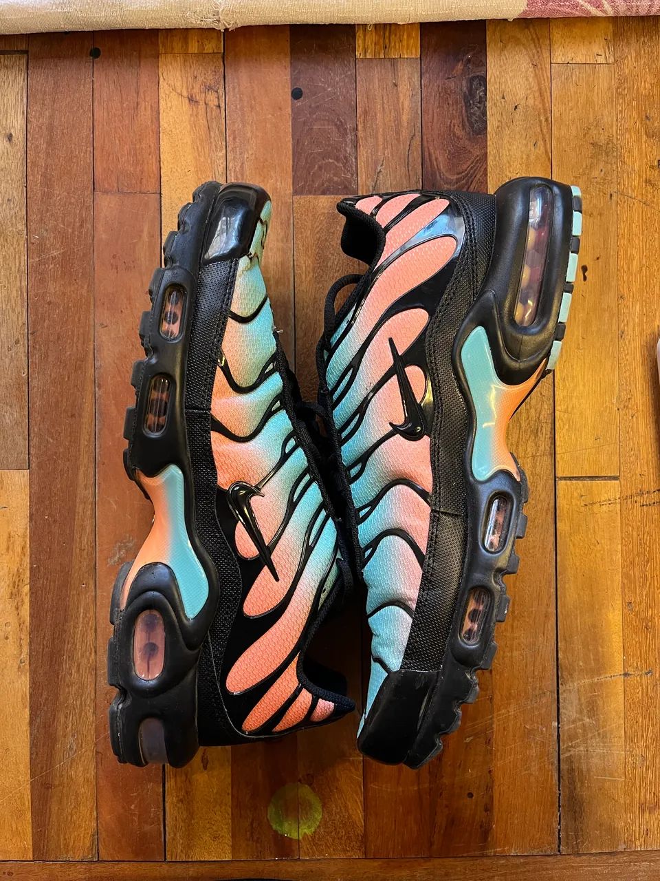 NIKE AIR MAX PLUS  - Foto 3