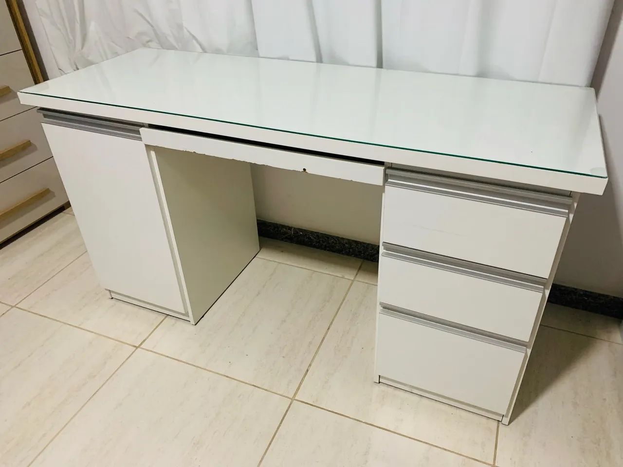 Mesa de escritório / estudos - Tampo de vidro - Foto 2