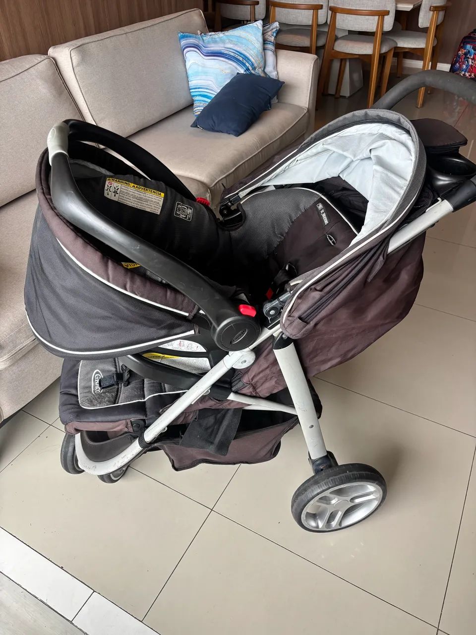 Carrinho Graco Aire3 3 rodas com bebê conforto e base