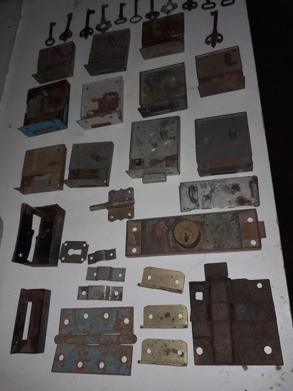 Lote com ferragens antigas  - Foto 2