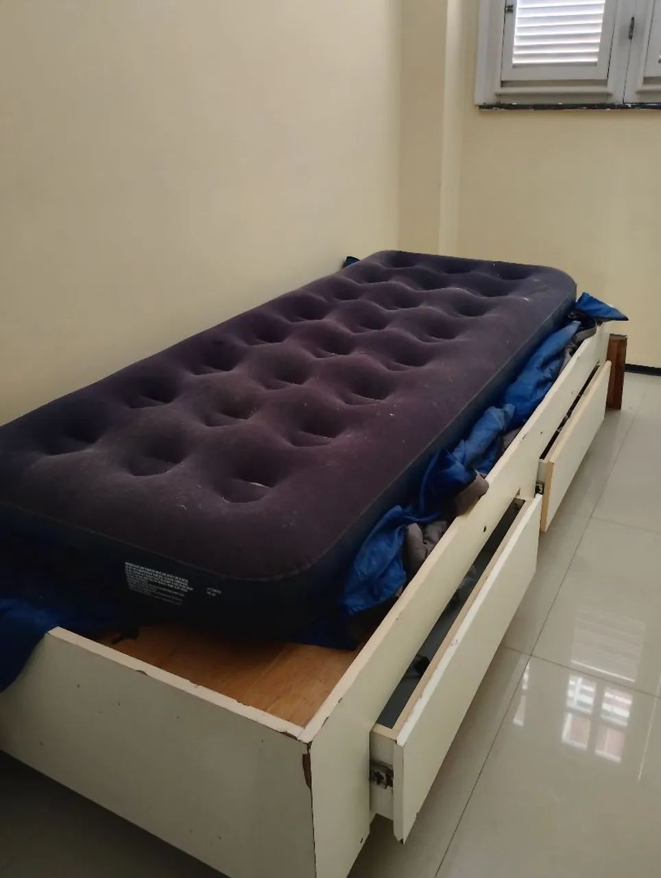 Cama + colchão de ar
