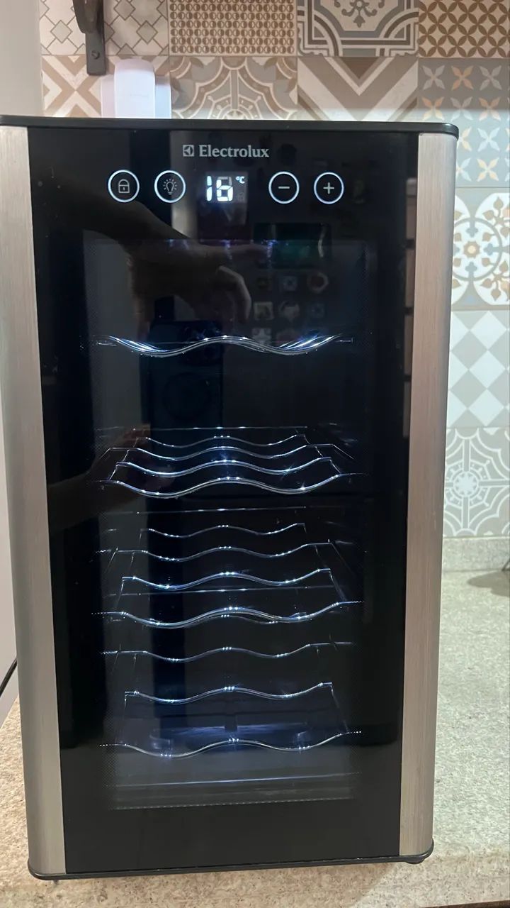 Adega climatizada Eletrolux 8 garrafas  - Foto 3