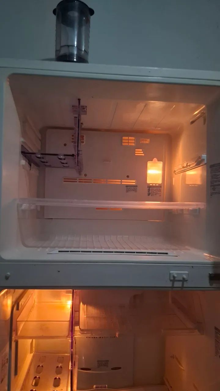 Geladeira com defeito  - Foto 4