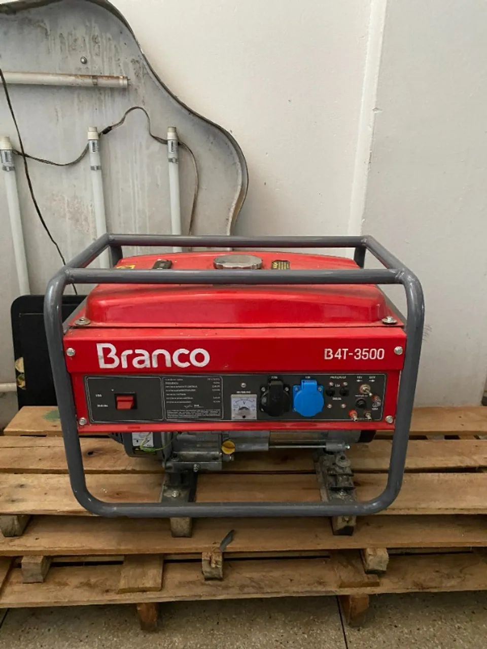  Vendo Gerador Branco - B4T 3500 usado bem conservado - Foto 3