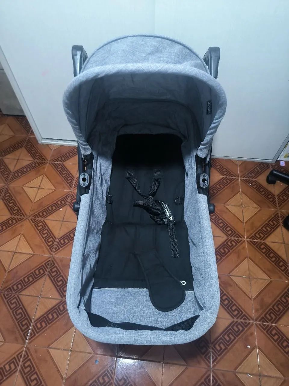 Carrinho de bebê e bebe conforto - Cosco