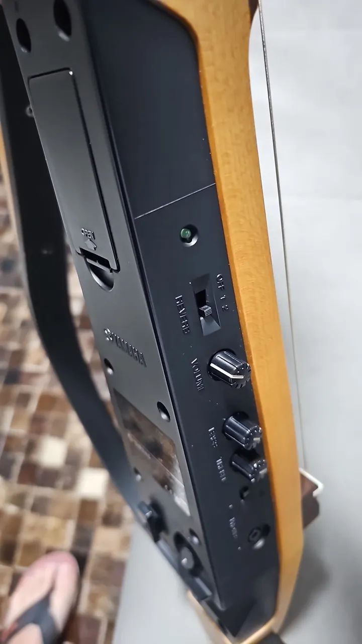 Vendo violão Yamaha silent vazado.  - Foto 3