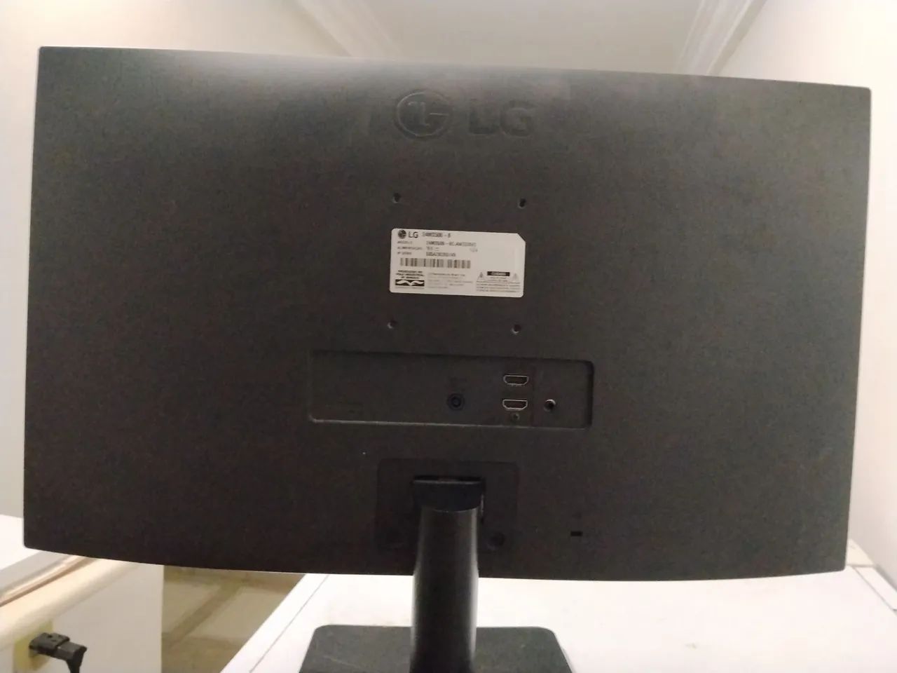Monitor LG com defeito