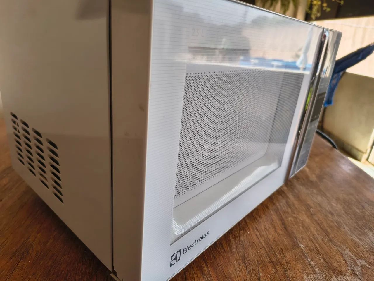Vendo microondas Semi novo  - Foto 2