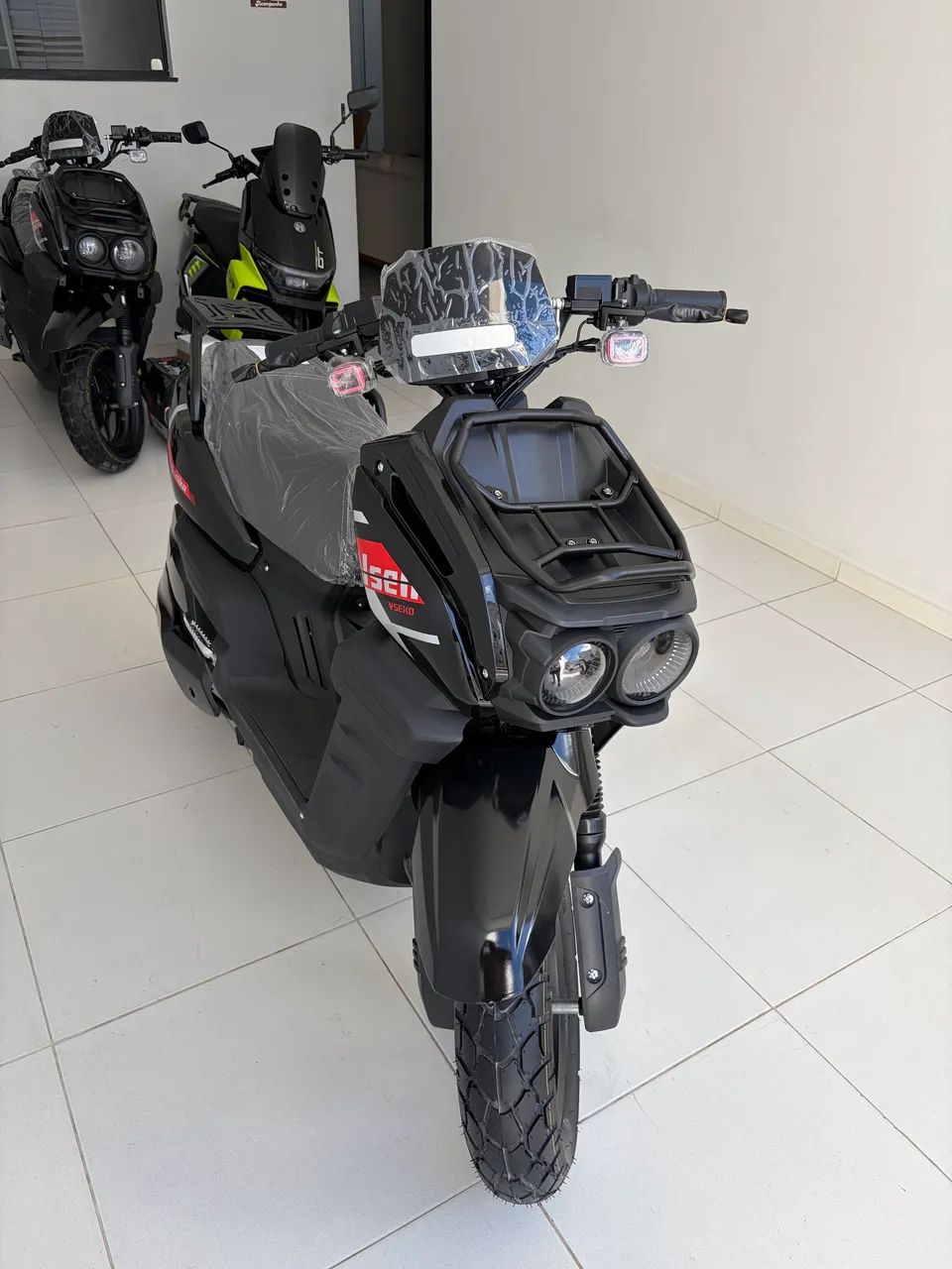 Moto elétrica modelo tanque 1000 watts bateria de lítio