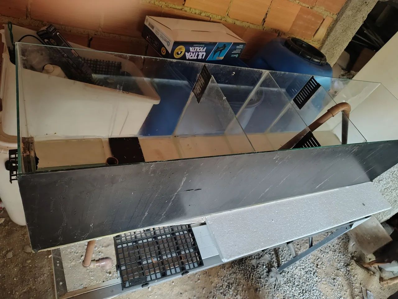 Bateria de peixes fundo com vazamento  - Foto 3