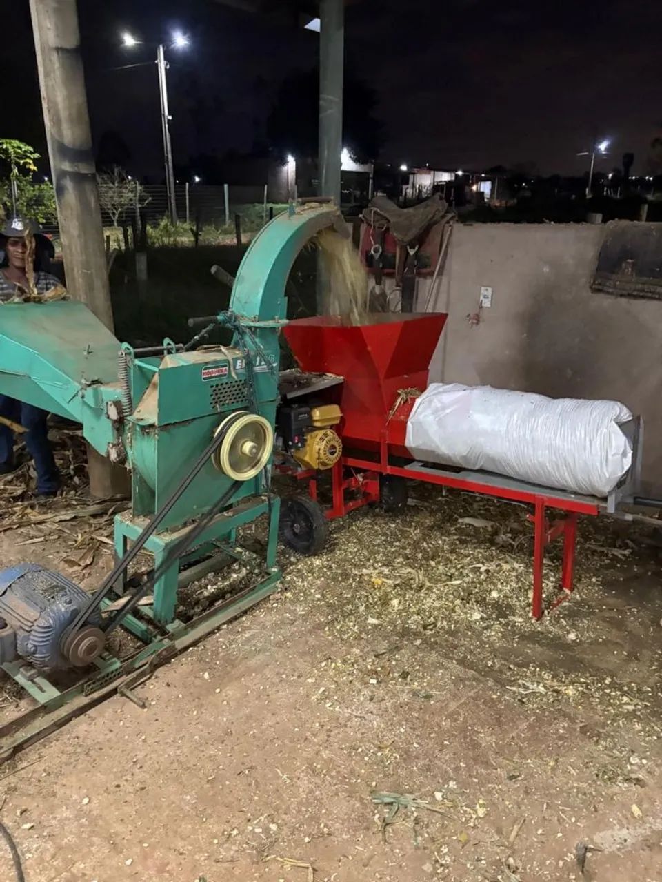 Silagem de milho R$ 18,00  *     *  - Foto 3