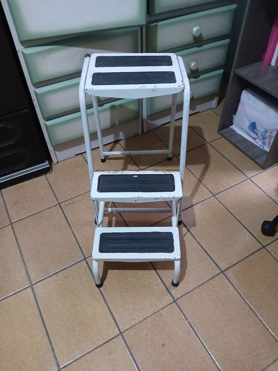 Escada três  degraus. 