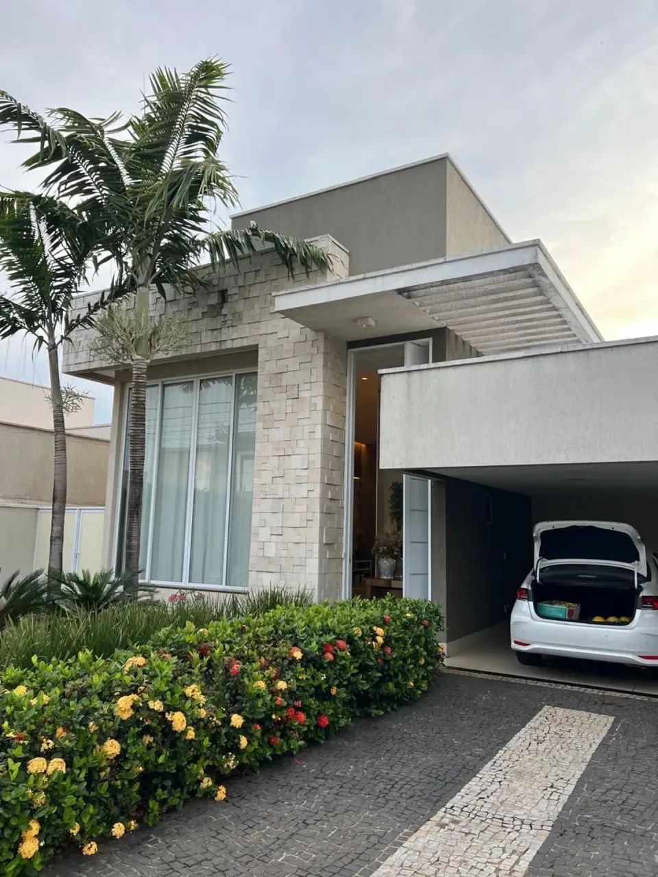 VENDO OU ALUGO CASA DE ALTO PADRÃO