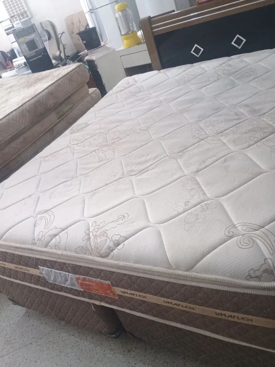 Cama Queen (Colchão ótimo precisa higienizar) - Foto 2
