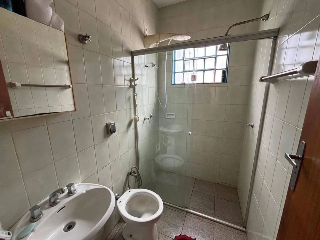 Imóvel com 3 suítes e amplo terreno - Foto 5