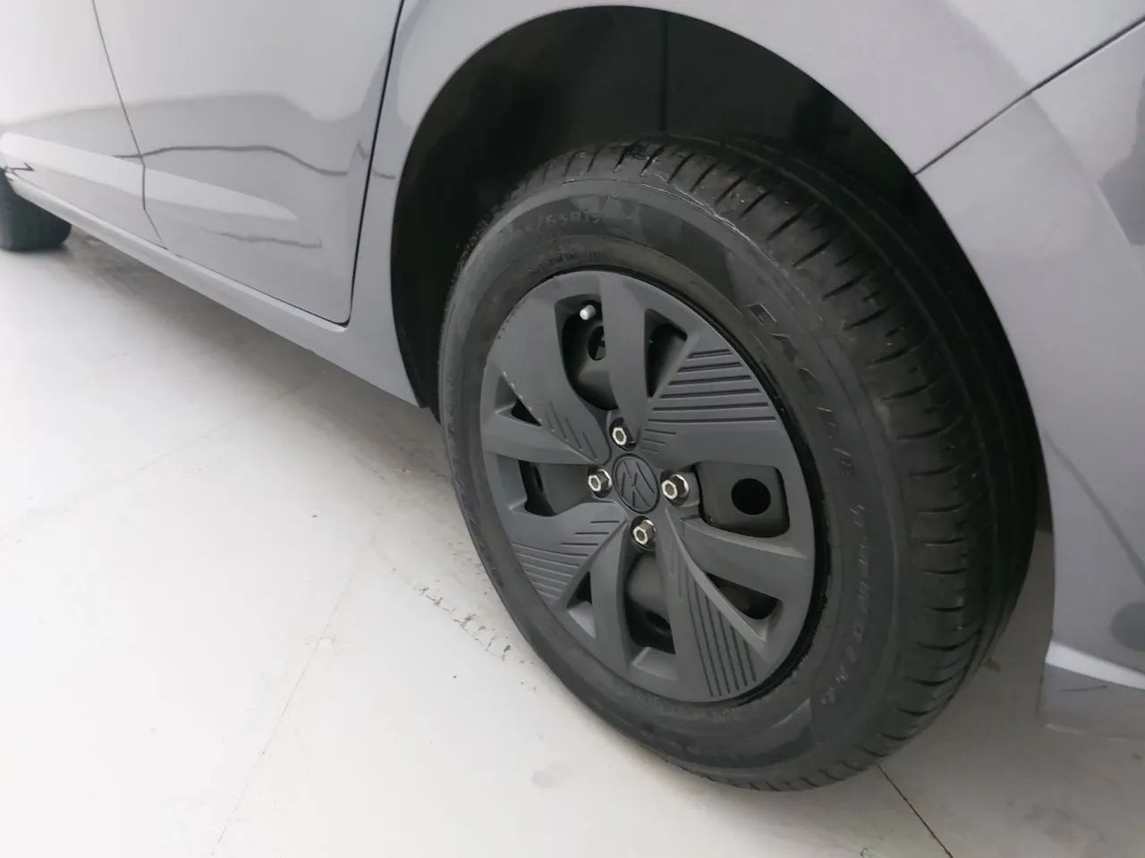 Volkswagen Polo Track 1.0 Flex 12V 5p, foto 12 de 18